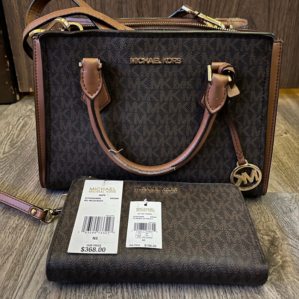 Michael Kors HOPE MD Messenger & Jet Set Lg Double Wristlet